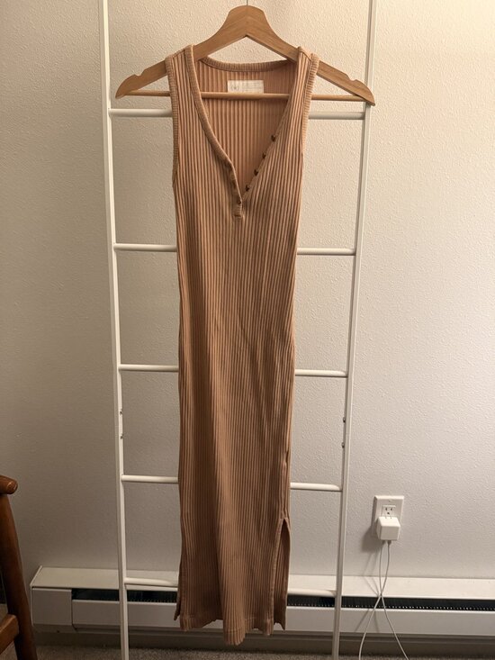 Gap Dresses & Skirts - Gap Tan Ribbed Henley Midi Dress XXS